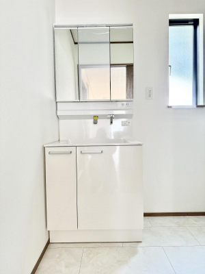 ʑEʏ@邢ʏ͖̎yłႢł