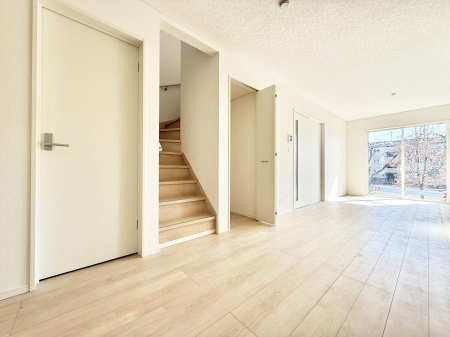 ���r���O�@���������R�Ɖ�b�����܂��A�S�n�悢�ЂƂƂ�