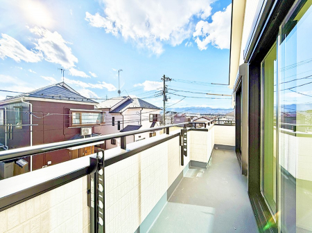 �o���R�j�[�@������ �G�߂̈ڂ낢����������J���I�ȋ�Ԃł�