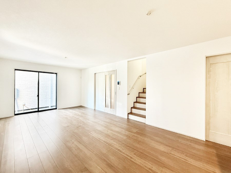 ���r���O�@���������R�Ɖ�b�����܂��A�S�n�悢�ЂƂƂ�