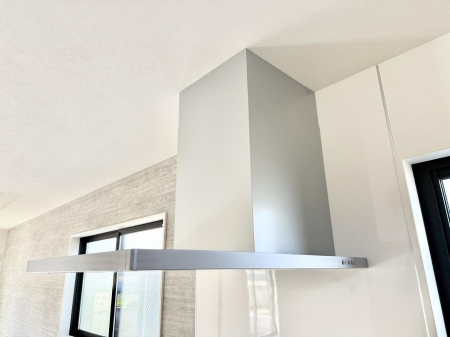 ���̑����ρ@�ݔ����t�[�h�ɕ����Ă���ׁA���������C��ɗU������A�����I�ɔr�����ł��܂�