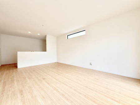 ���r���O�@���������S�n�̂����A���z�̃��r���O