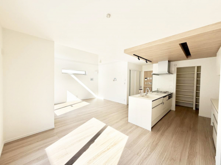 ���r���O�@���������R�Ɖ�b�����܂��A�S�n�悢�ЂƂƂ�