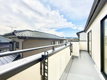 �o���R�j�[�@������ �G�߂̈ڂ낢����������J���I�ȋ�Ԃł�