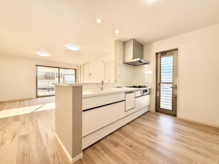 �L�b�`���@�������Ƒ��ƂȂ���A�R�~���j�P�[�V�����̏�