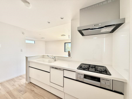 �L�b�`���@�������Ƒ��ƂȂ���A�R�~���j�P�[�V�����̏�