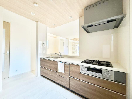 �L�b�`���@�������L���C�ɕЕt���A�g���₷���L�b�`��