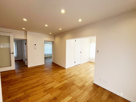 ���r���O�@���������S�n�̂����A���z�̃��r���O