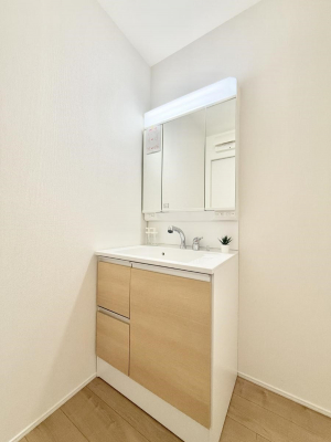 ʑEʏ@邢ʏ͖̎yłႢł