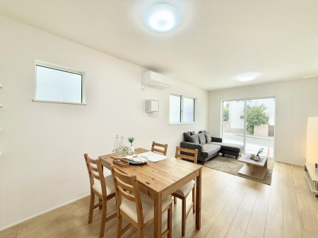 rO@Cɓ̏ꏊŁÂтƂԂ