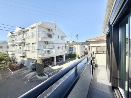 �o���R�j�[�@������ �G�߂̈ڂ낢����������J���I�ȋ�Ԃł�