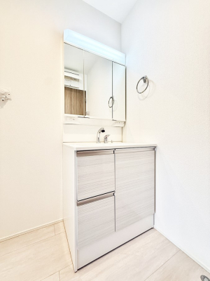 ʑEʏ@邢ʏ͖̎yłႢł