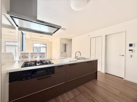 �L�b�`���@�������Ƒ����J��[�߂�A������̂���L�b�`��