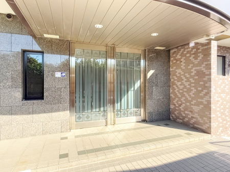 �G���g�����X�@�O�ρ��A�邽�тɈ��S����^���Ă����A���J�ɊǗ����ꂽ���L���