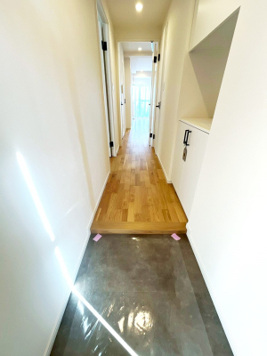 ���ց@������ �V���v���Ŕ������A���K�ȕ�炵�̓����