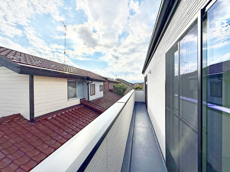 �o���R�j�[�@������ �G�߂̈ڂ낢����������J���I�ȋ�Ԃł�