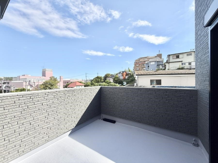 �o���R�j�[�@������ �G�߂̈ڂ낢����������J���I�ȋ�Ԃł�