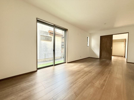 ���r���O�@���������S�n�̂����A���z�̃��r���O