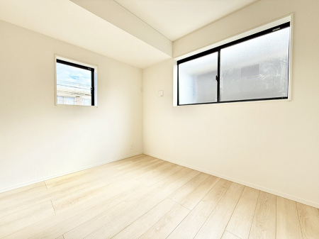 ̑ρ@F̂ŉ₩ȎԂy߂܂