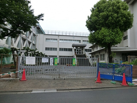 ӊ@wZ 1300m OsܒwZ