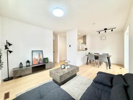 ���r���O�@���������났�ƏΊ炪�W�܂�A�S���܂郊�r���O