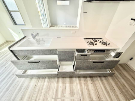 �L�b�`���@�������Ƒ����J��[�߂�A������̂���L�b�`��