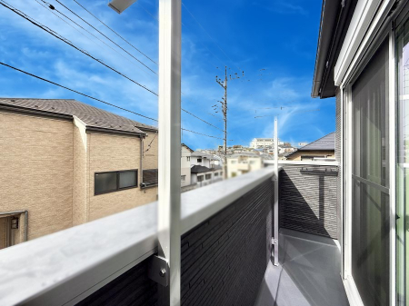 �o���R�j�[�@������ �G�߂̈ڂ낢����������J���I�ȋ�Ԃł�