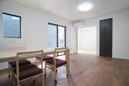 ���r���O�@�������V���v���������ґ�A��؂Ȑl�Ɖ߂����S���قǂ�����