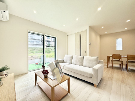 ���r���O�@���������났�ƏΊ炪�W�܂�A�S���܂郊�r���O