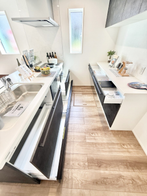 �L�b�`���@�������Ƒ����J��[�߂�A������̂���L�b�`��