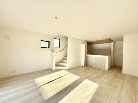 ���r���O�@���������났�ƏΊ炪�W�܂�A�S���܂郊�r���O