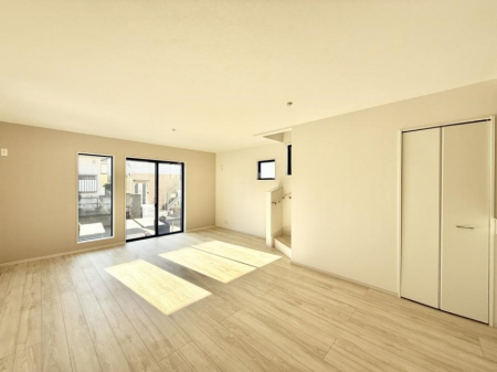 ���r���O�@���������R�Ɖ�b�����܂��A�S�n�悢�ЂƂƂ�