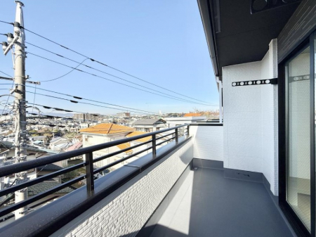 �o���R�j�[�@������ �G�߂̈ڂ낢����������J���I�ȋ�Ԃł�