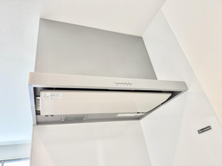 ���̑����ρ@�ݔ����������̏��C����������C��ɗU������A�����I�ɔr�����ł��܂��B