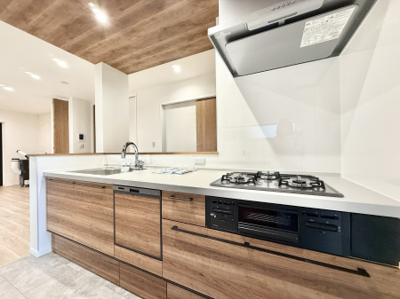 �L�b�`���@�������Ƒ����J��[�߂�A������̂���L�b�`��