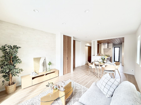 ���r���O�@���������났�ƏΊ炪�W�܂�A�S���܂郊�r���O