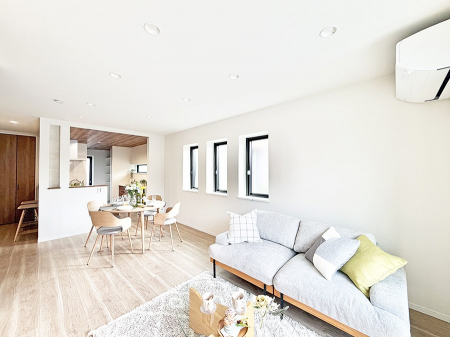 ���r���O�@���������S�n�̂����A���z�̃��r���O