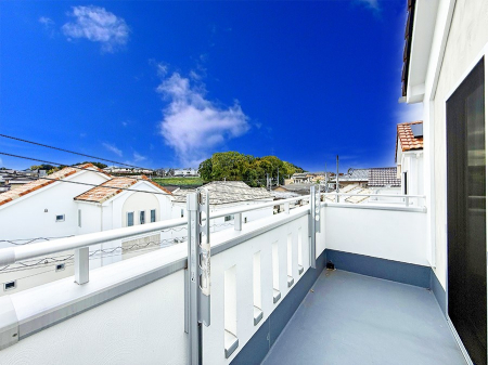 �o���R�j�[�@������ �G�߂̈ڂ낢����������J���I�ȋ�Ԃł�