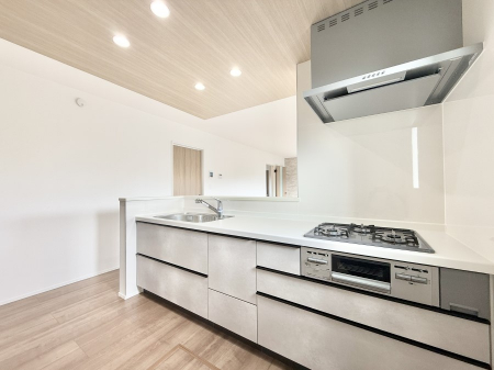 �L�b�`���@�������Ƒ����J��[�߂�A������̂���L�b�`��