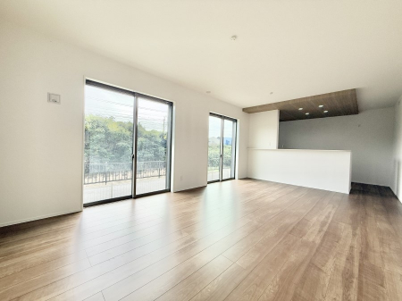 ���r���O�@���������났�ƏΊ炪�W�܂�A�S���܂郊�r���O