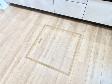 ���̑����ρ@�ݔ����B�ꂽ���[�X�y�[�X�ŉƑS�̂��X�b�L��