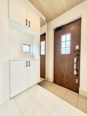 ���ց@������ �V���v���Ŕ������A���K�ȕ�炵�̓����