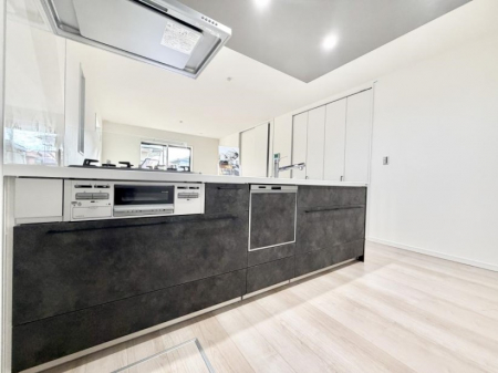 �L�b�`���@�������Ƒ����J��[�߂�A������̂���L�b�`��