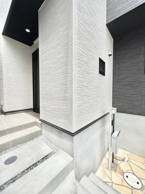 ց@Oρ n܂AΊ炠ӂ閈