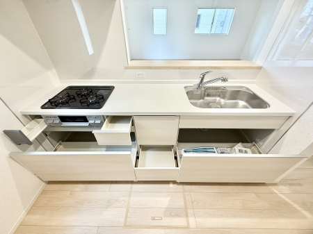 �L�b�`���@�������Ƒ����J��[�߂�A������̂���L�b�`��