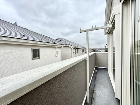 �o���R�j�[�@������ �G�߂̈ڂ낢����������J���I�ȋ�Ԃł�