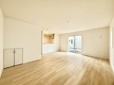 ���r���O�@���������났�ƏΊ炪�W�܂�A�S���܂郊�r���O