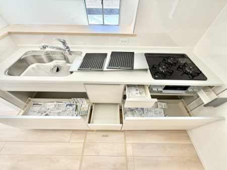 �L�b�`���@�������Ƒ����J��[�߂�A������̂���L�b�`��