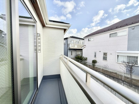 �o���R�j�[�@������ �G�߂̈ڂ낢����������J���I�ȋ�Ԃł�