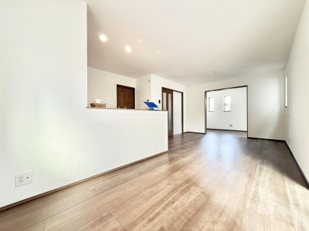 ���r���O�@���������S�n�̂����A���z�̃��r���O